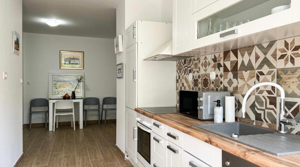 Ladovina Lägenhet Split Exteriör bild